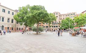 Ca' Leoncino - Venice Canal Front Apartment