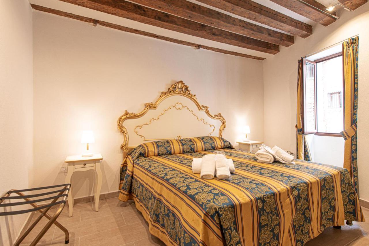 Ca' Leoncino - Venice Canal Front Apartment Extérieur photo