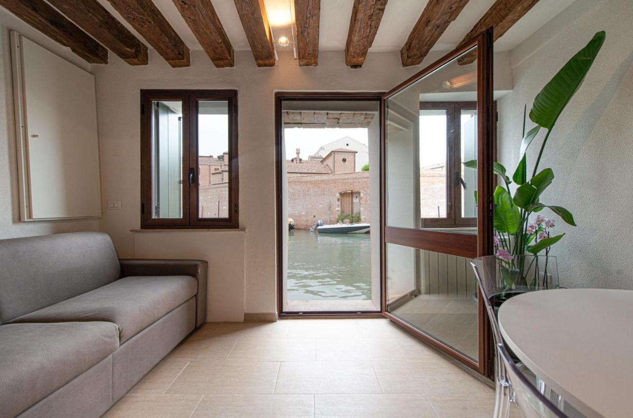 Ca' Leoncino - Venice Canal Front Apartment Extérieur photo